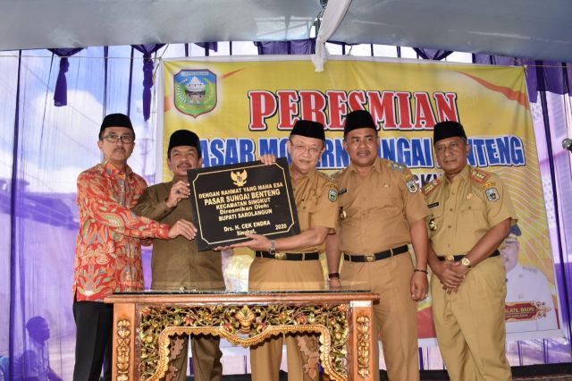 Cek Endra Resmikan Pasar Singkut Sungai Benteng