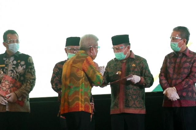 Al Haris Terima Sertifikat Aset Pemda