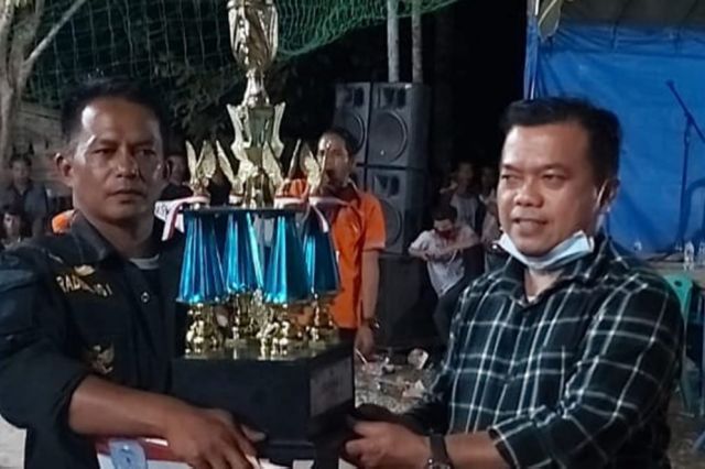 Al Haris Tutup Turnamen Volly Bupati Cup 2020 Desa Kapuk
