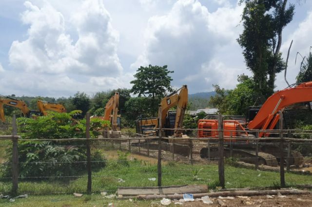 Persuasif, Polda Jambi Kawal 34 Alat Berat Keluar dari Lokasi PETI di Lubuk Bedorong Sarolangun