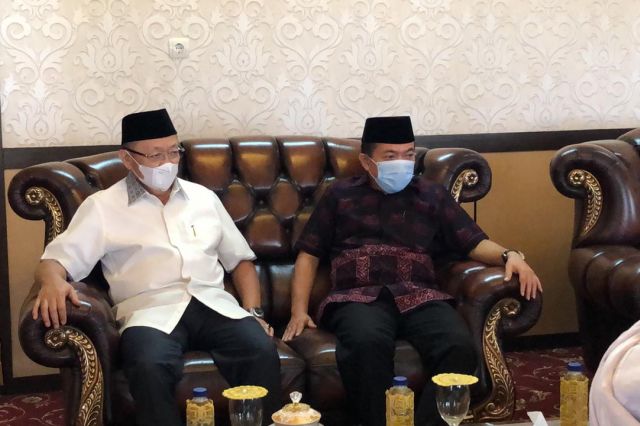 Sambangi Kediaman CE, Al Haris Ajak Bersama-sama Membangun Jambi