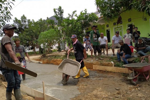 Program BABE, Warga RT 41 Simpang III Sipin Gotong Royong Bersama