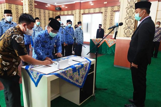 Usai Dilantik, Sekda Fajarman Langsung Melantik
