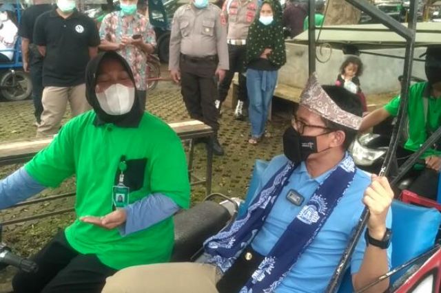 Berkunjung ke Pojok Kopi Dusun, Ini yang Dilakukan Menteri Sandiaga Uno