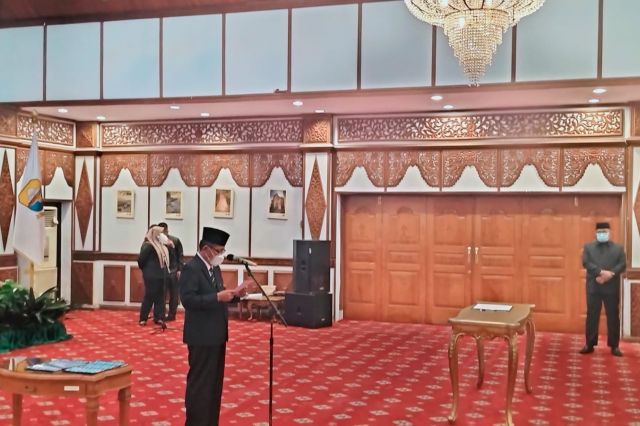 Lantik 5 Pejabat Eselon II Pemprov Jambi, Ini Pesan Wagub Abdullah Sani