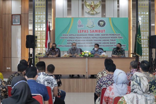 Pimpin Rapat Perdana, Wakajati Jambi Harap Semua Pegawai Melakukan Absensi Secara Digital