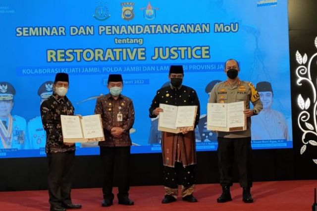 Gubernur Al Haris Harap Lembaga Adat Berperan Menengahi Perkara di Tengah Masyarakat