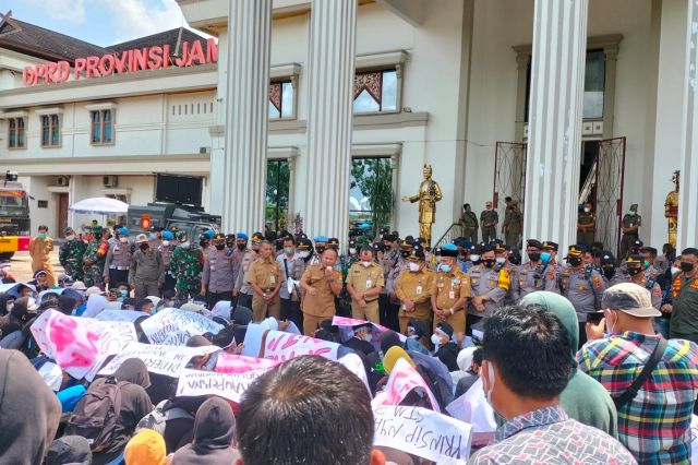 Kepsek SMKN 3 Jambi: Tidak Ada yang Bisa Mengusir Kita