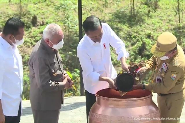 Musri Nauli: Tanah dan Air