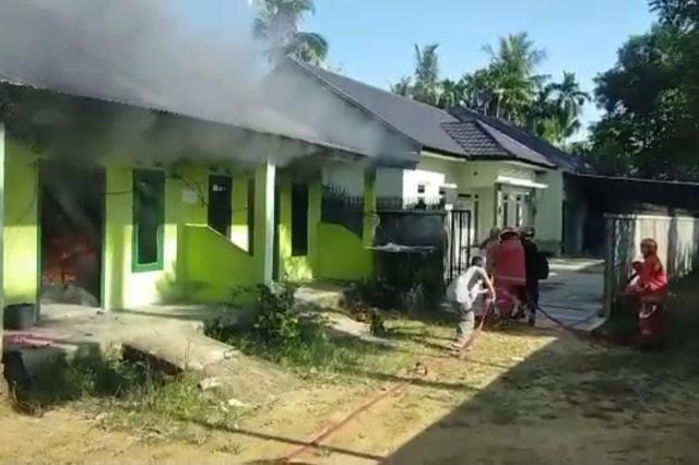 Bedeng Tiga Pintu di Kota Jambi Dilahap Si Jago Merah