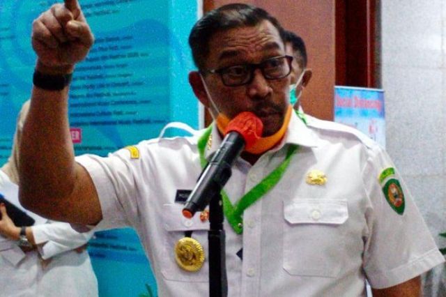Heboh, Gubernur Ini Tantang Warganya Berkelahi