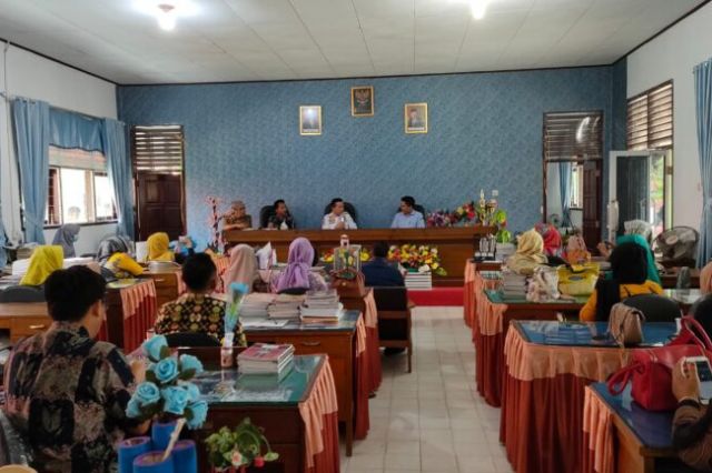 Sidak ke Sekolah, Gubernur Al Haris Pantau MPLS