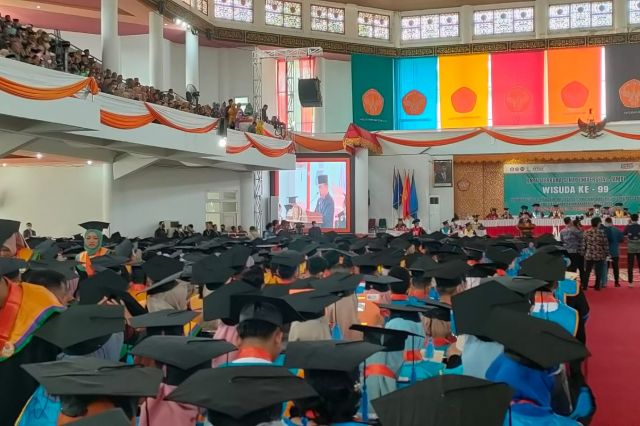 Hadiri Wisuda UNJA, Gubernur Al Haris: Pemprov Support UNJA Berbenah