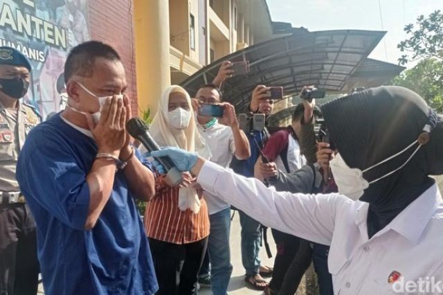 Demi Rujuk dengan Istri Ketiga, Pria Ini Ancam Gantung Anak