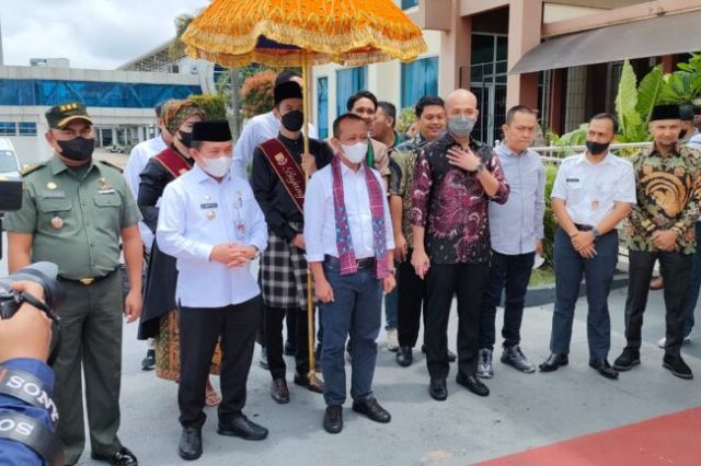 Gubernur Al Haris Sambut Kedatangan Menteri Investasi Bahlil di Jambi