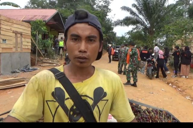 Warga Desa Kembang Seri Mulai Menggunakan Jalan TMMD ke 115