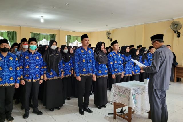 Sekda Agus Sanusi Pimpin Pengambilan Sumpah dan Janji 164 PNS Tanjab Barat