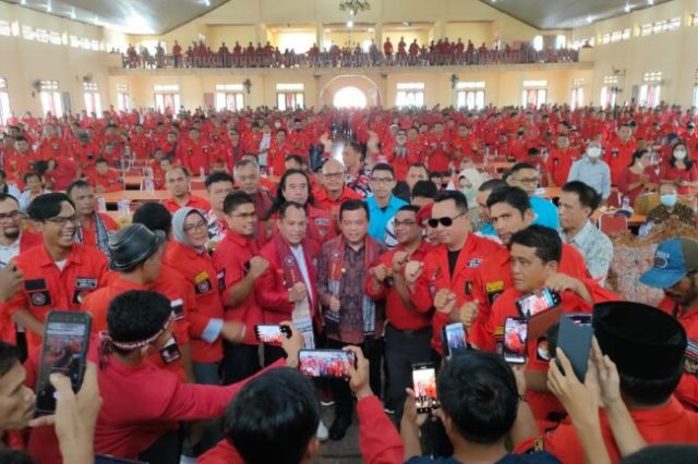 Gubernur Al Haris Hadir di Tengah Ribuan Pemuda Batak Bersatu se Jambi