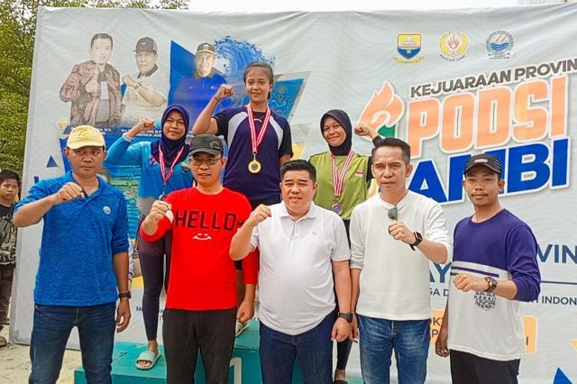 Pembina PODSI Muzakir Lepas Start dan Serahkan Medali Kejurprov Dayung PODSI Jambi 2022