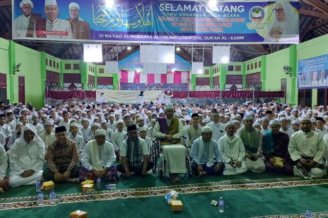 Gubernur Al Haris Biayai Mudik Lebaran Santri Ponpes Al Mubarak