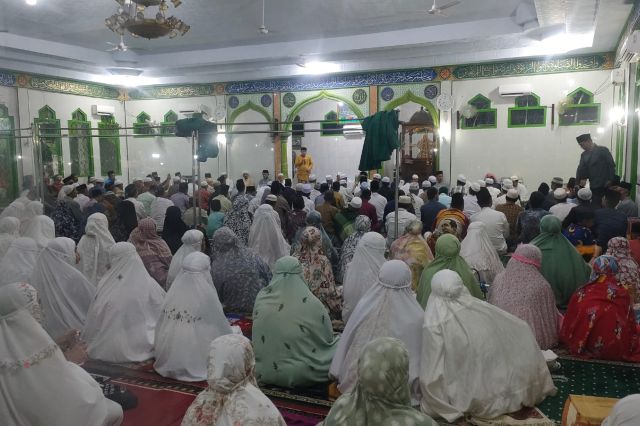Safari Ramadan Gubernur Al Haris di Nipah Panjang Disambut Antusias Masyarakat