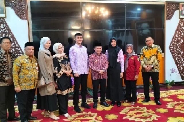 Gubernur Al Haris Lepas Keberangkatan Dua Paskibraka Asal Jambi ke Tingkat Nasional