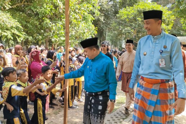 Sedekah Adat Empat Lawang Sejarangan: Gubernur Al Haris Ajak Mencintai Kearifan Lokal