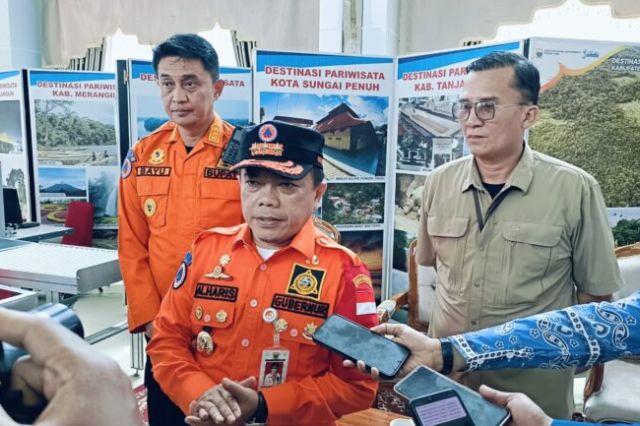 Gubernur Al Haris Keluarkan SE Antisipasi Kualitas Udara: Berada di Luar Ruangan Gunakan Masker