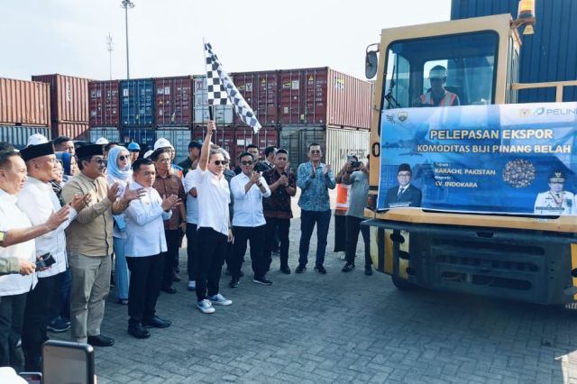 Mendag Zulhas Didampingi Al Haris Lepas Ekspor Komoditas Unggulan Jambi ke Pakistan