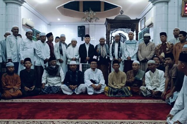 Zulhas Bersama Gubernur Al Haris Subuh Berjamaah di Kota Jambi: Ajak Ciptakan Pemilu Aman dan Damai