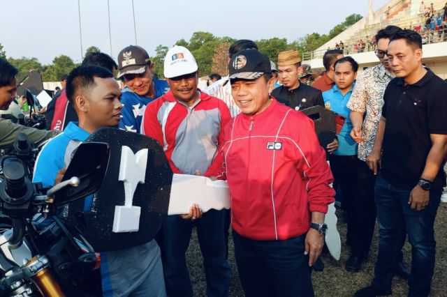 Gubernur Al Haris Serahkan 149 Motor Dinas untuk Kades se-Sarolangun