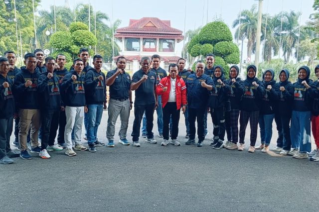 Gubernur Al Haris Lepas Kontingen Tarung Derajat Jambi Ikuti Pra PON di Jawa Barat