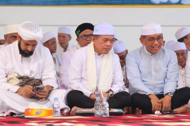 Gubernur Al Haris Bersama Ribuan Warga Hadiri Haul Syekh Abdul Qadir Jailani