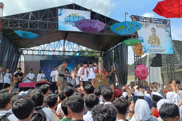 Gubernur Al Haris Hadir Meriahkan Aska HUT ke 33 SMA 2 Muaro Jambi
