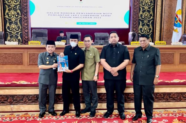 Edi Purwanto Pimpin Rapat Paripurna Penyampaian LKPJ Gubernur Jambi Tahun Anggaran 2023