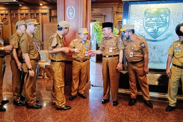 Gubernur Al Haris Gelar Halal Bihalal dengan Pegawai Pemprov Jambi di Hari Pertama Masuk Kerja