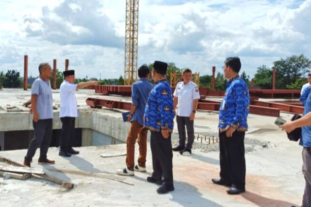 Sidak Proyek Islamic Center: Gubernur Al Haris Tekankan Pekerjaan Selesai Tepat Waktu
