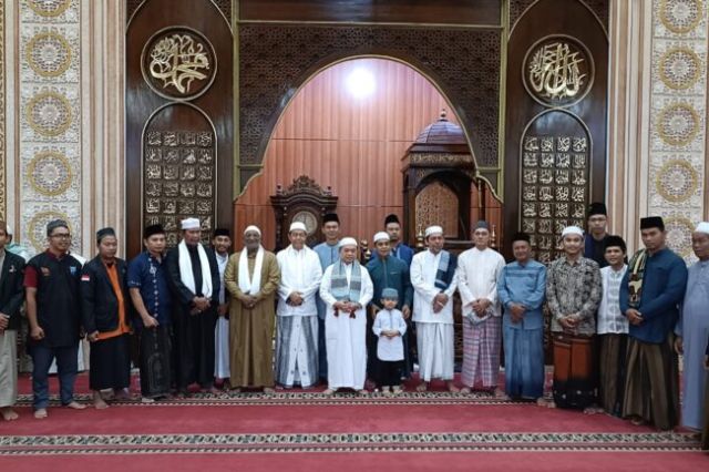 Safari Subuh di Masjid Miftakhurrahmah Jelutung: Gubernur Al Haris Ajak Warga Makmurkan Masjid