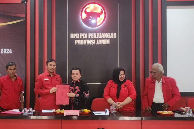 Kamblikan Formulir Pendaftaran: Al Haris Harap Bisa Bersama PDI Perjuangan di Pilgub Jambi 202