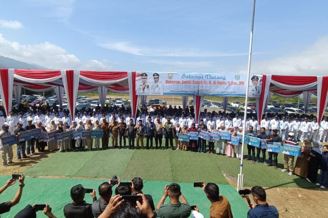 Gubernur Al Haris Hadiri Pengukuhan Perpanjang Masa Jabatan Kades se-Kabupaten Kerinci