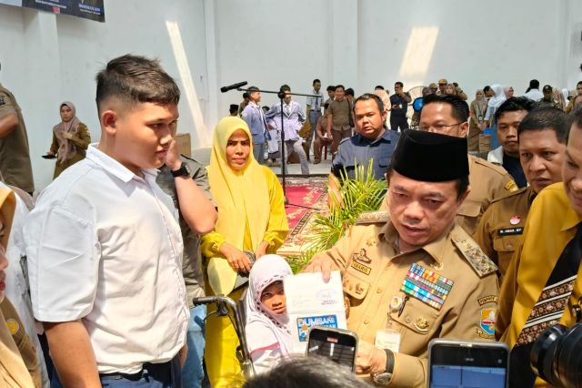 1.259 Siswa Tidak Mampu di Kota Jambi Terima Dumisake Pendidikan Gubernur Al Haris