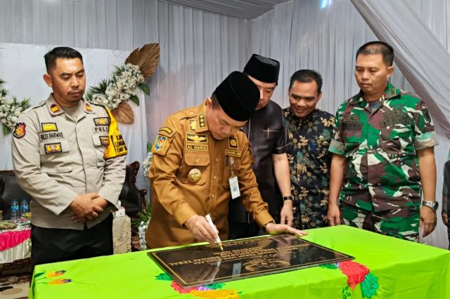 Al Haris Gubernur Jambi Resmikan Desa Persiapan Sungai Tebal