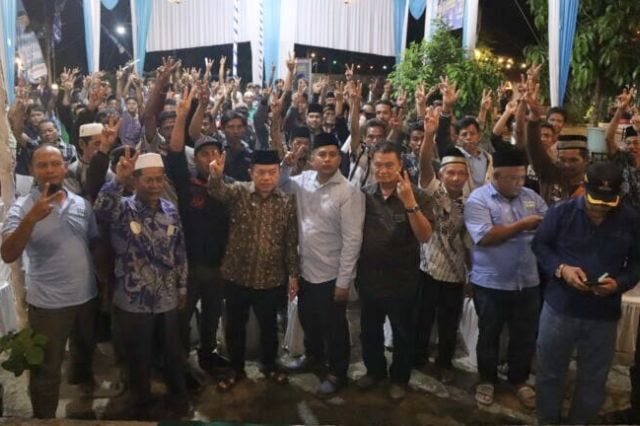 Silaturahmi di Singkut: Al Haris Didoakan Kyai Haji Kamil Lanjut Dua Periode