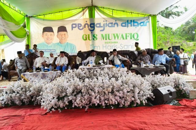 Al Haris-Sani Didampingi Zumi Zola Gelar Tabligh Akbar Bersama Gus Muwafiq di Sungai Bahar