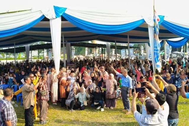 Bangun Stadion Sepakbola di Pijoan: Warga Kompak Pilih Haris-Sani
