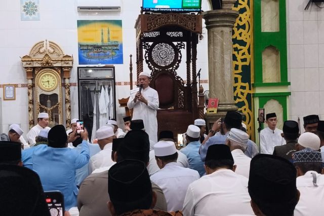 Gubernur Al Haris Safari Subuh Bersama Ustadz Ucay: Ajak Bersama-sama Makmurkan Masjid