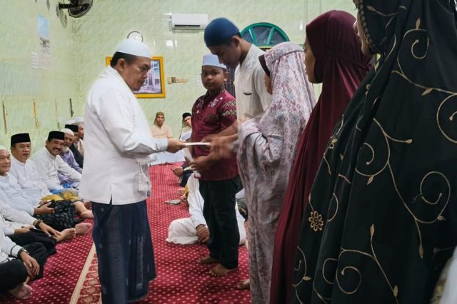Gubernur Al Haris Safari Subuh di Masjid Darussa’adah Pondok Meja Muaro Jambi