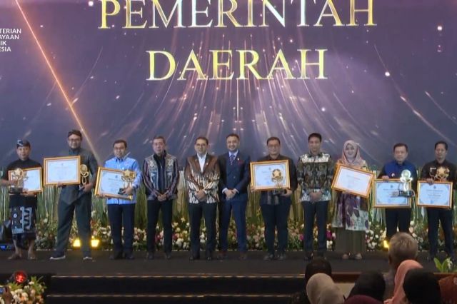 Gubernur Al Haris Terima Penghargaan 'Pemerintah Daerah Terbaik' dari Kementerian Kebudayaan