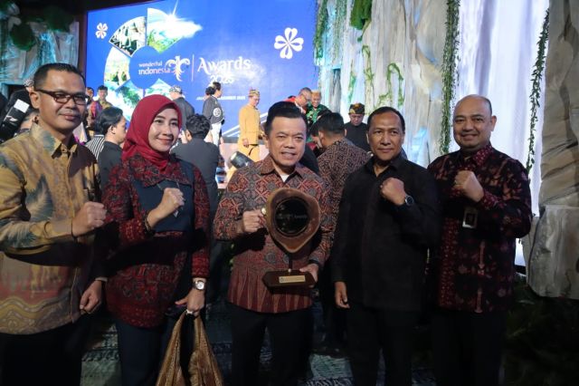 Raih Most Inspiring Tourism Leader 2025: Gubernur Al Haris Tegaskan Komitmen Majukan Pariwisata Berkelanjutan