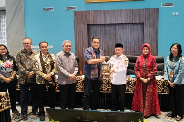 Gubernur Al Haris Dorong Reformasi BUMD dan Percepatan Penyelesaian Konflik Agraria